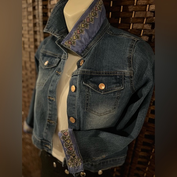 Girl’s BCBG size 10 denim jacket embellished with a beautiful silk scarf. - Picture 2 of 3